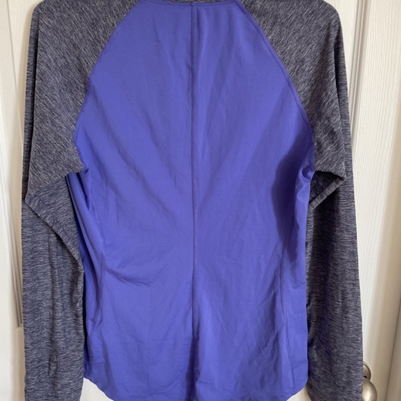 The North Face long sleeve shirt, Size Medium - Picture 2 of 5